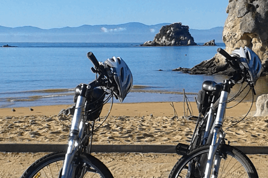 Stopping at Kaiteriteri beach by The Great Taste Trail